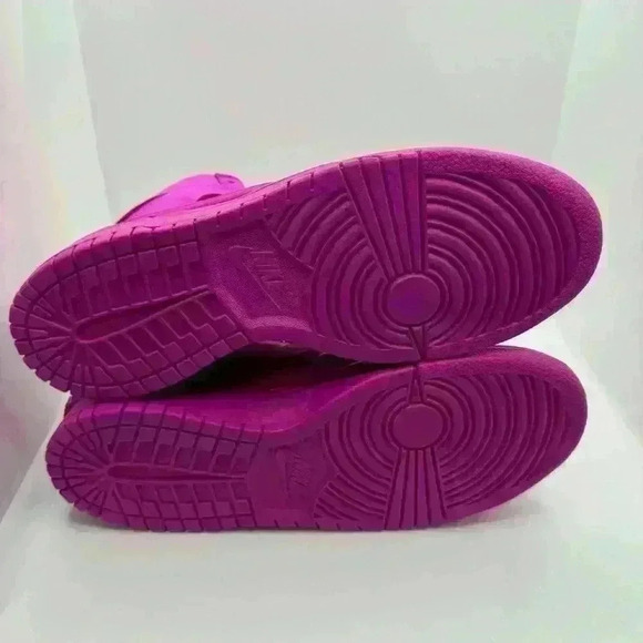 Nike Men’s High-Top Sneaker in Bright Pink main image 10